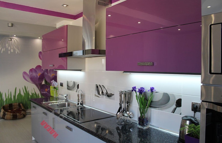 Розовая кухня