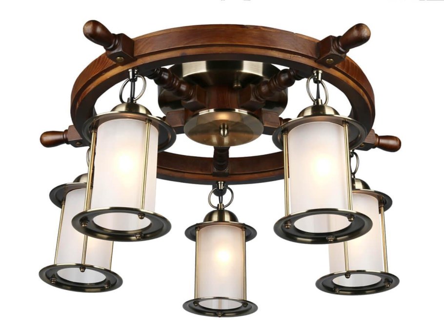 Люстра над обеденной зоной