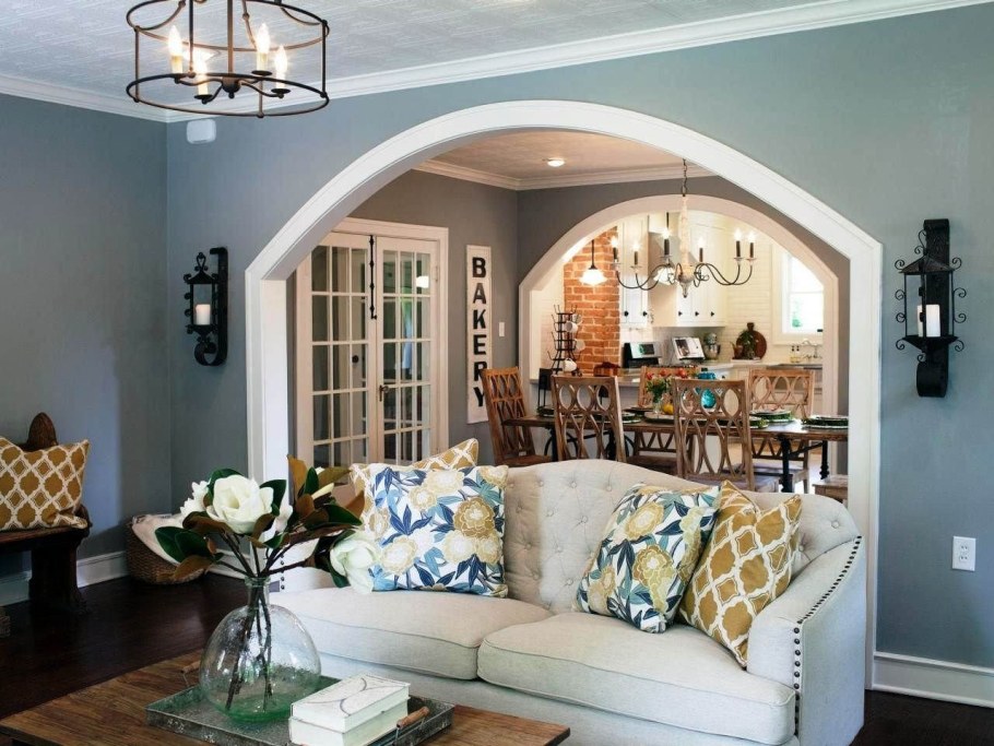 Кухня гостиная с аркой