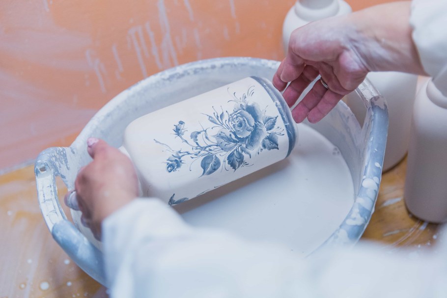 Фарфор покрытый глазурью