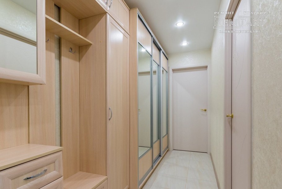 Прихожая в доме корабль