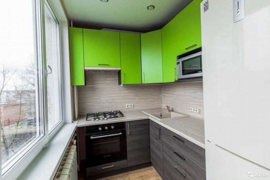 Маленькая кухня в доме корабле