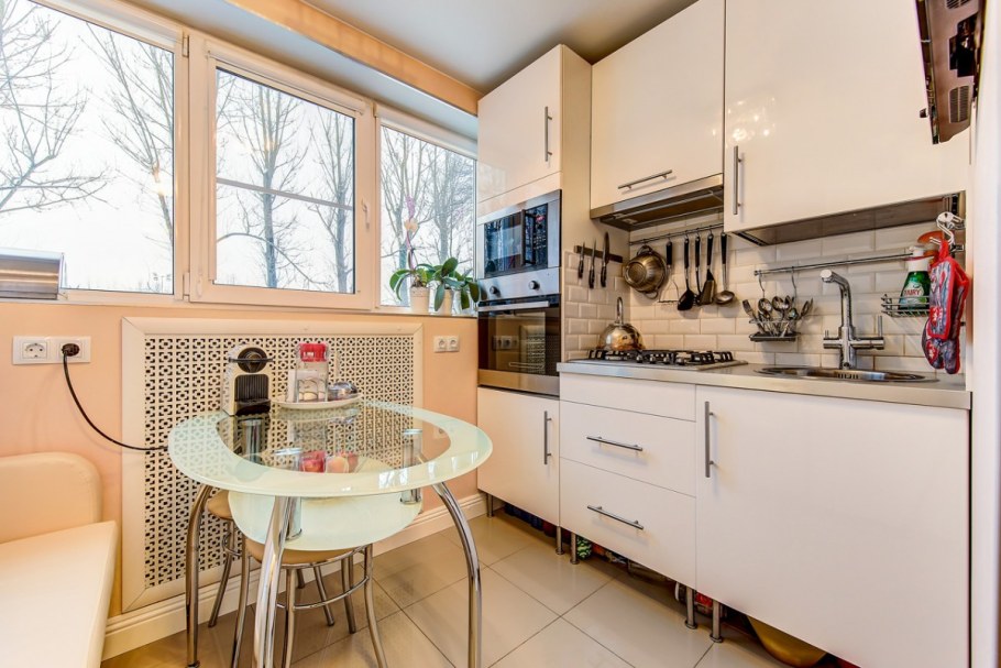 Маленькая кухня в доме корабле