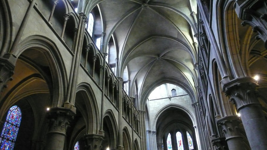 Трифорий в романской архитектуре