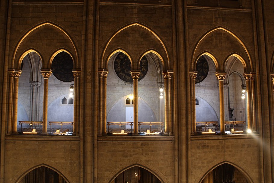 Клеристорий трифорий эмпоры