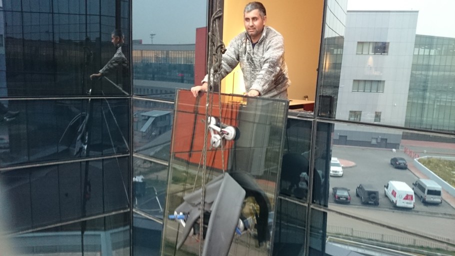 Установщик пластиковых окон