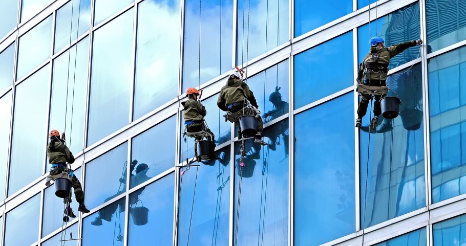 Крепление алюминиевых витражей