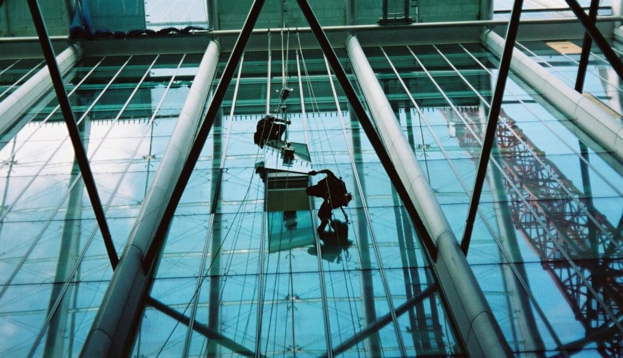 Монтаж фасадного остекления