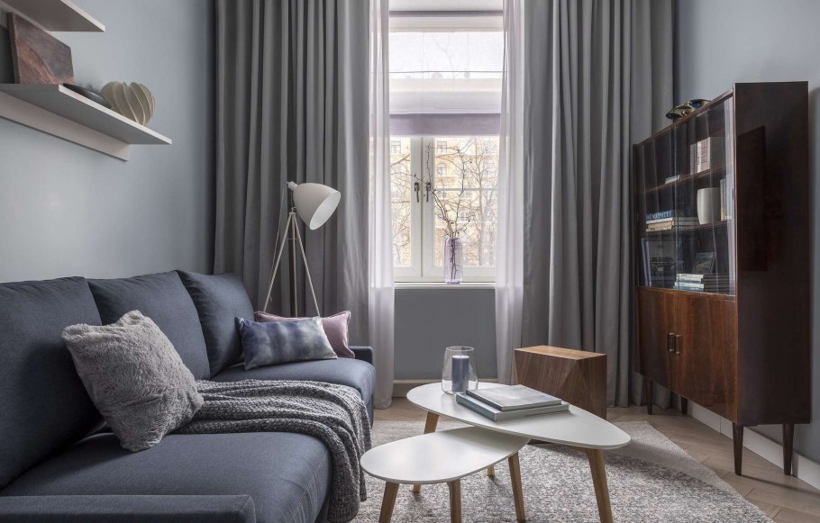 Шторы в гостиную с серыми стенами