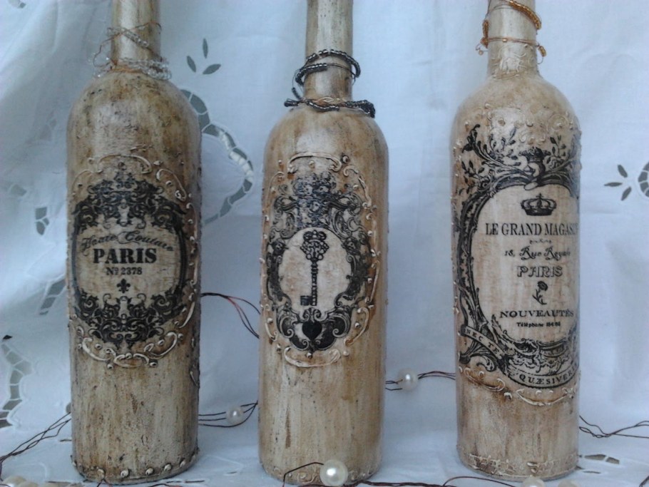 Винтажная бутылка вина