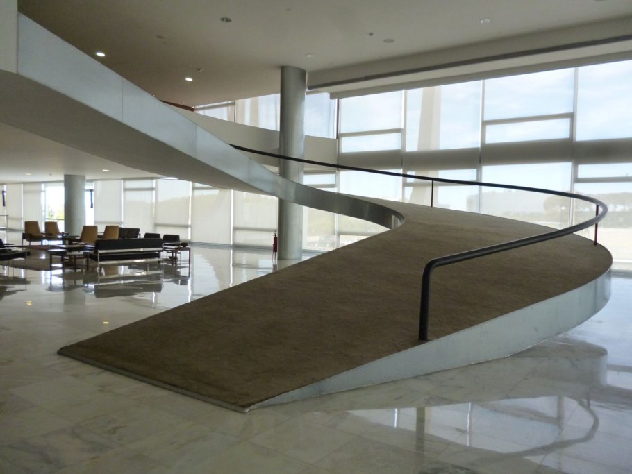 Рампа в архитектуре