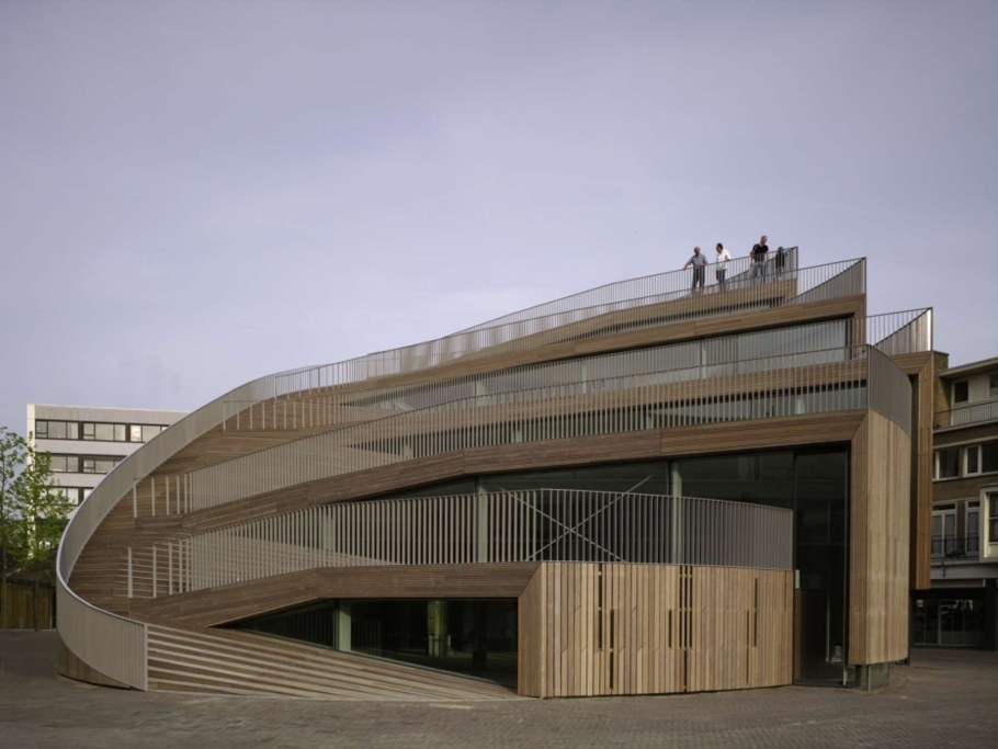 Лестница с пандусом