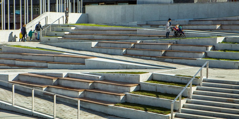 Лестница с пандусом