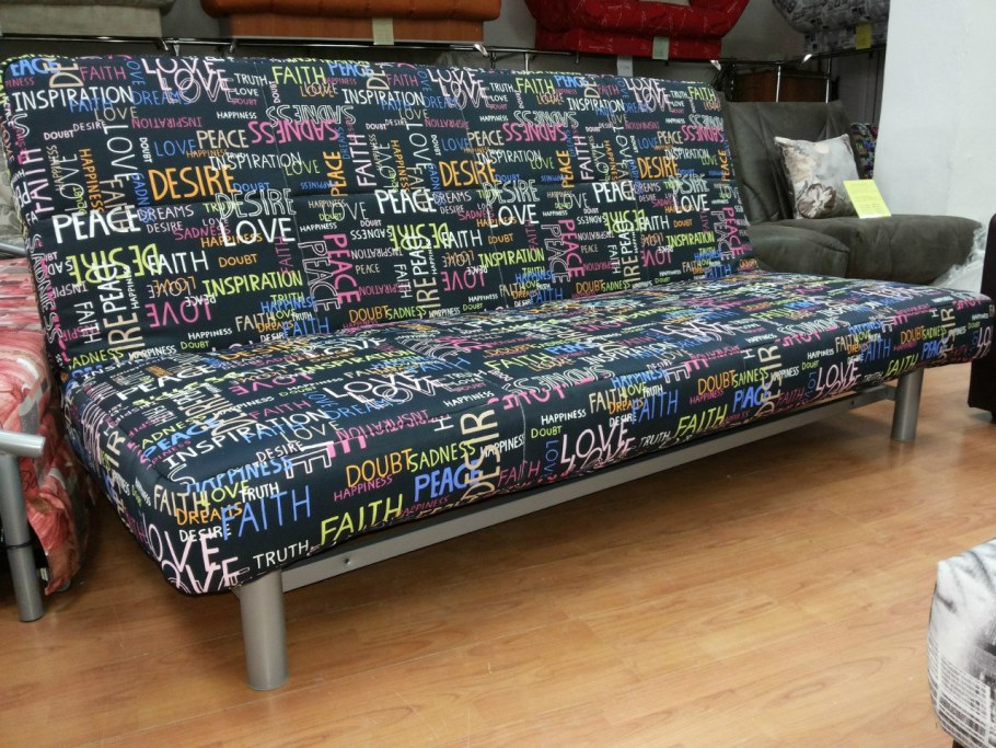 Диван со съемным чехлом