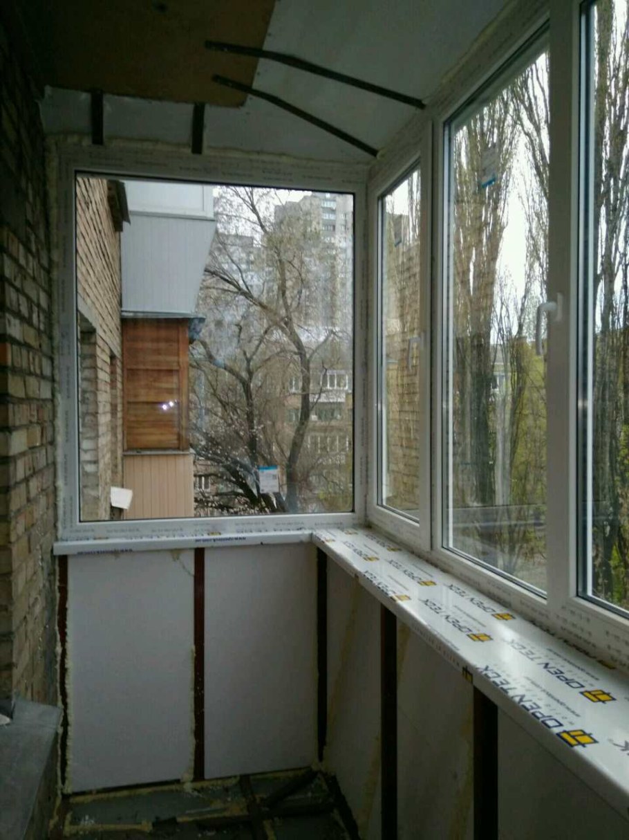 Остекление балконов в хрущевках