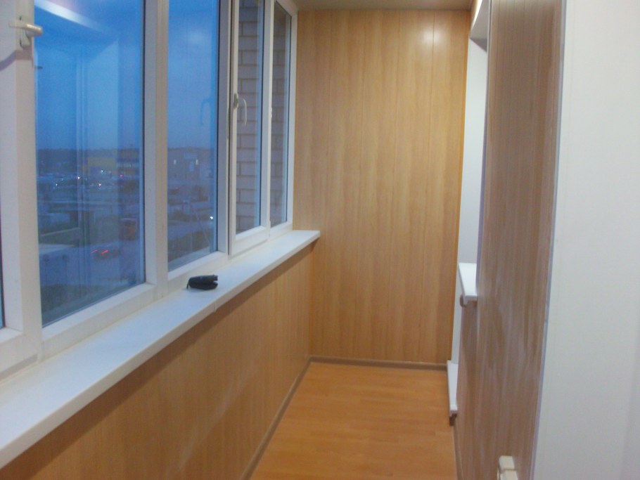 Балкон без мебели