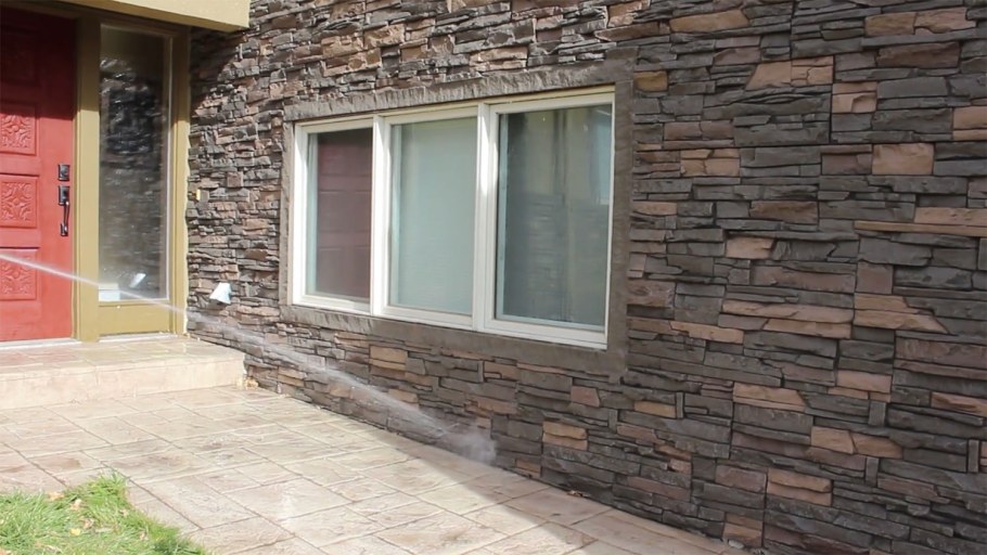 Отделка фасада искусственным камнем