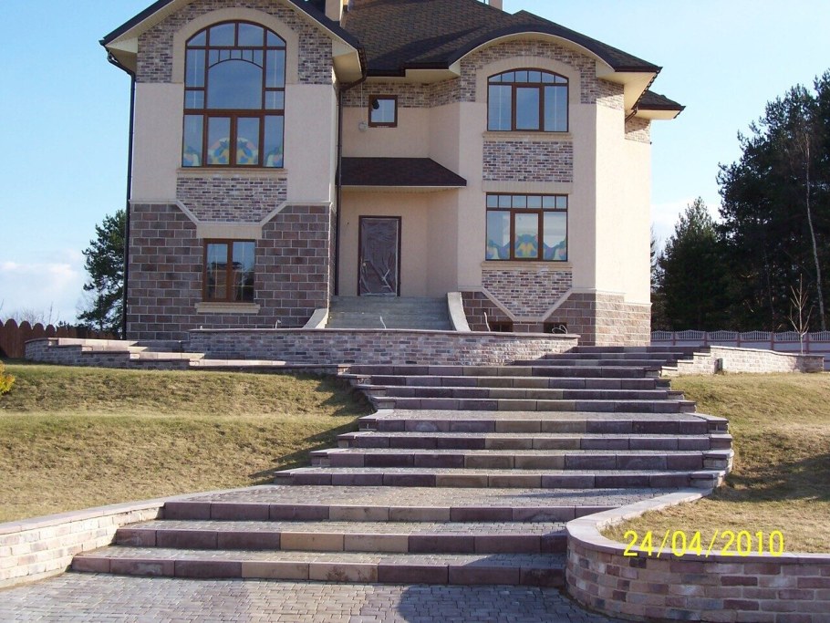 Сантьяго фасад камень