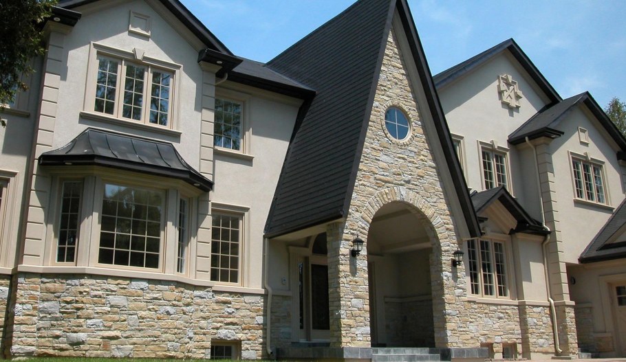 Дом из камня