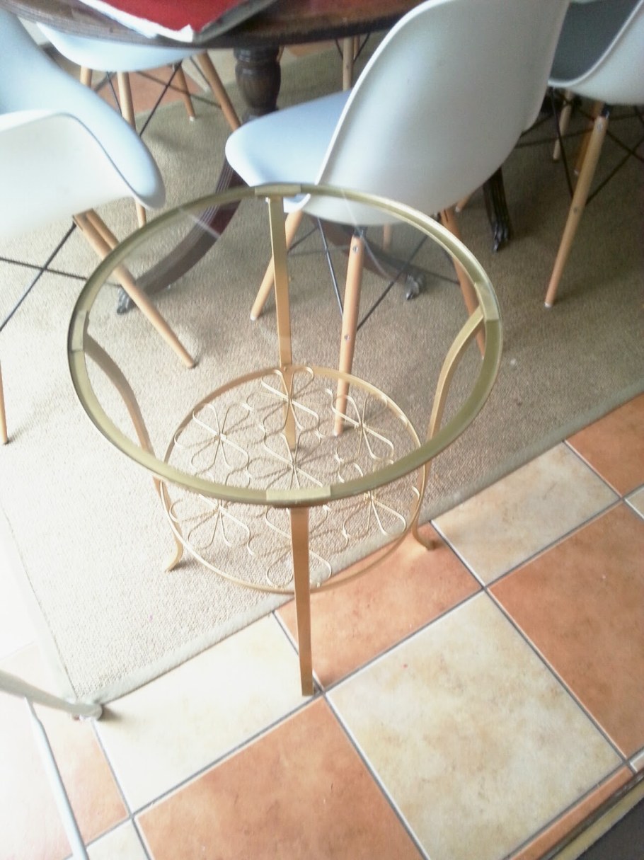 Журнальный стол Эшли antigo