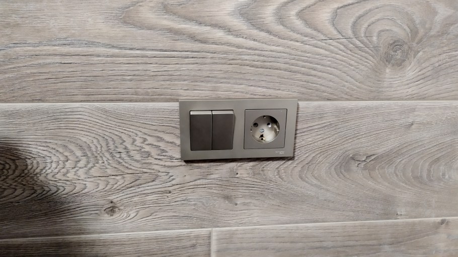 Schneider Electric Atlas Design шампань