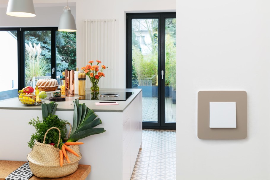 Schneider Electric unica New