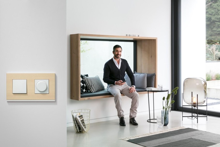 Jung a550 матовый антрацит