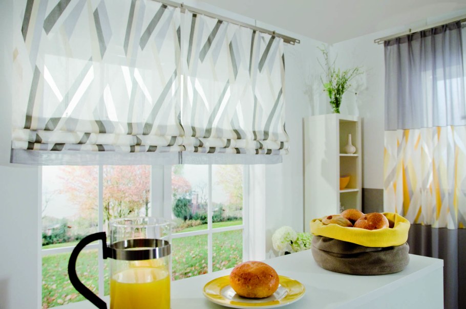 Шторы на кухню до подоконника