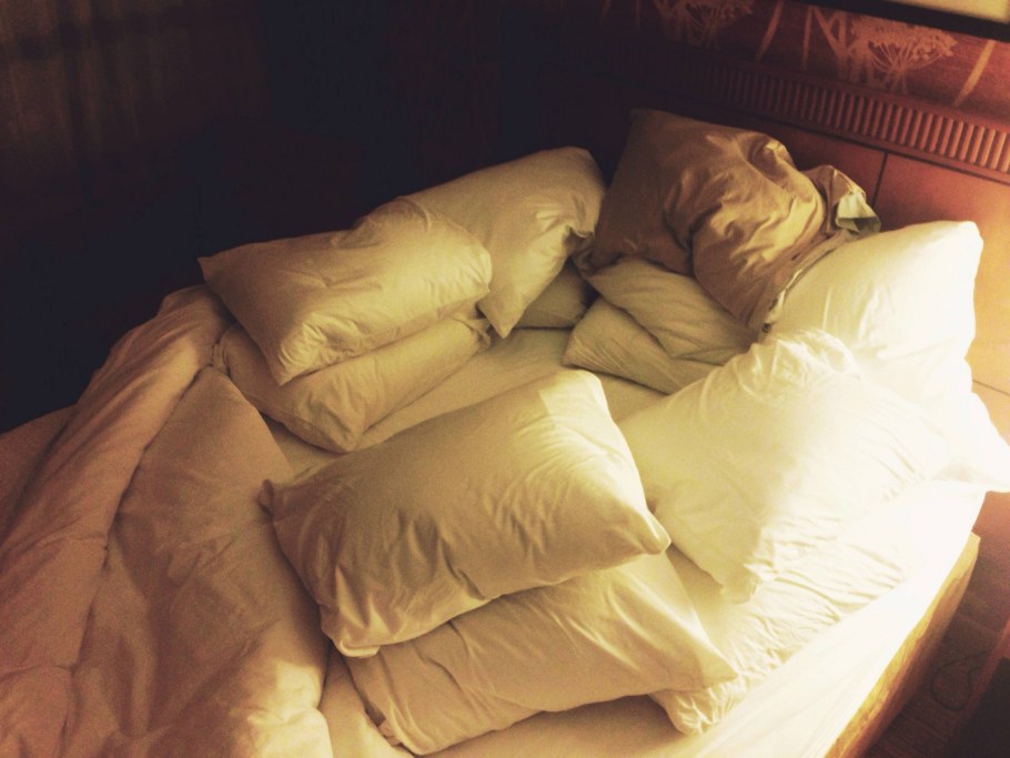 Кровать в стиле шебби Шик