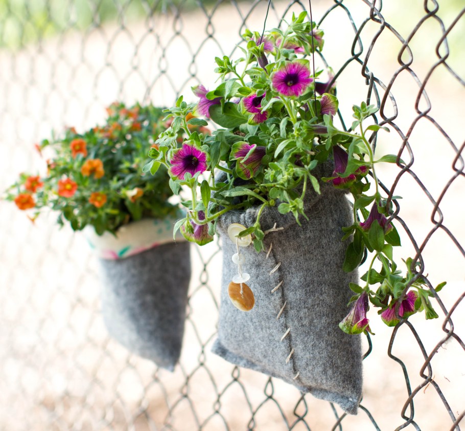 Вертикальная клумба из трубы ПВХ