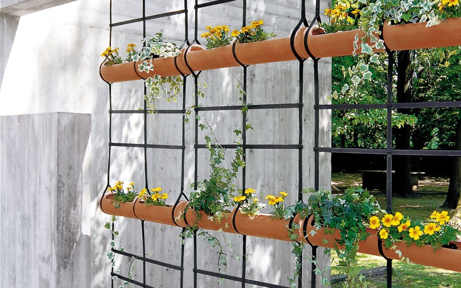 Подвесные грядки для цветов
