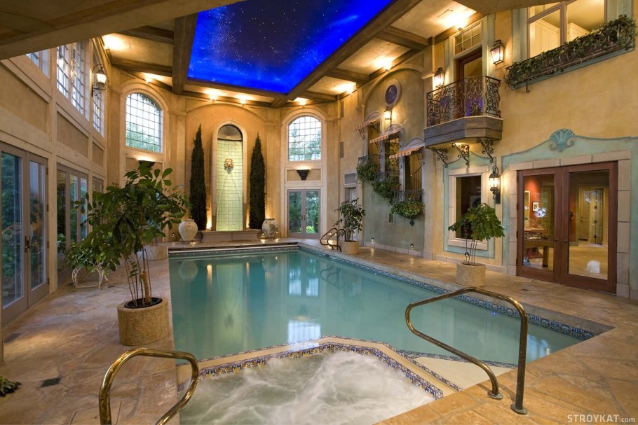 Бассейн в доме