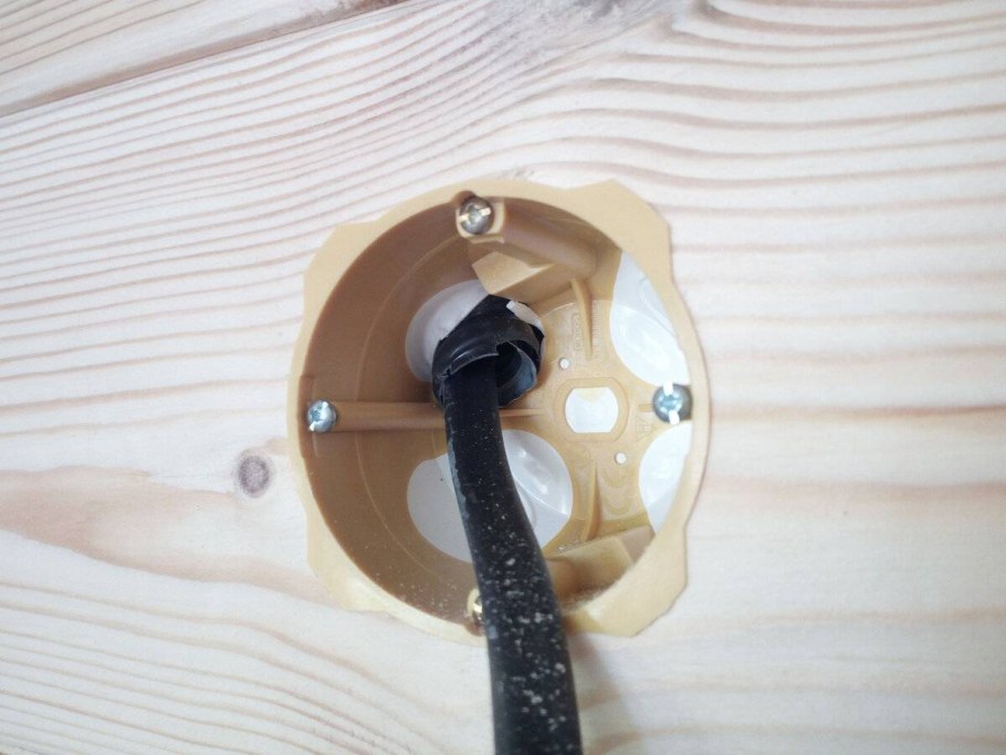 Коробка распределительная для скрытой проводки