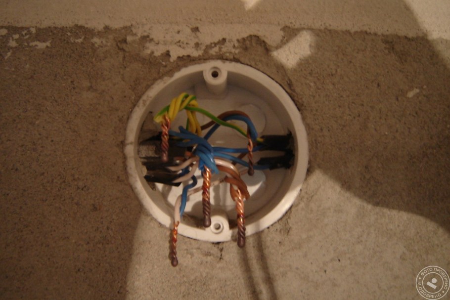 Распаечная коробка в квартире