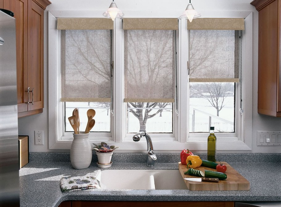 Римские шторы на кухонное окно