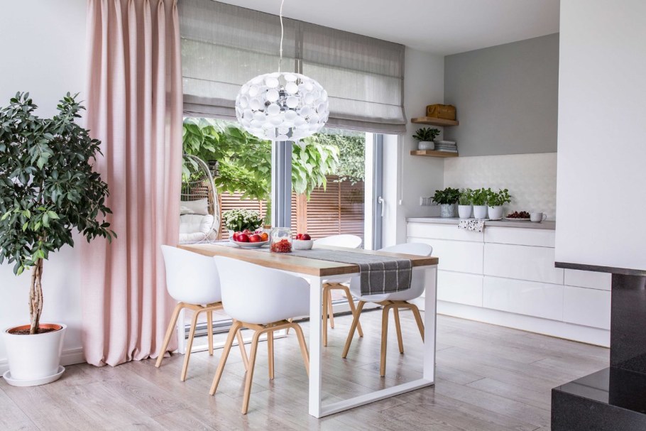 Декор кухонного окна на маленькой кухне