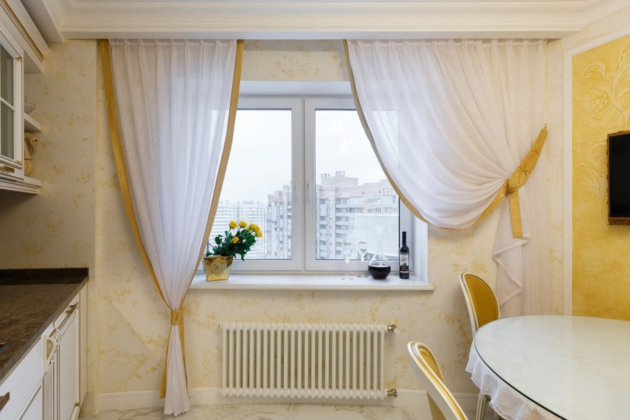 Римские шторы на эркерные окна на кухню