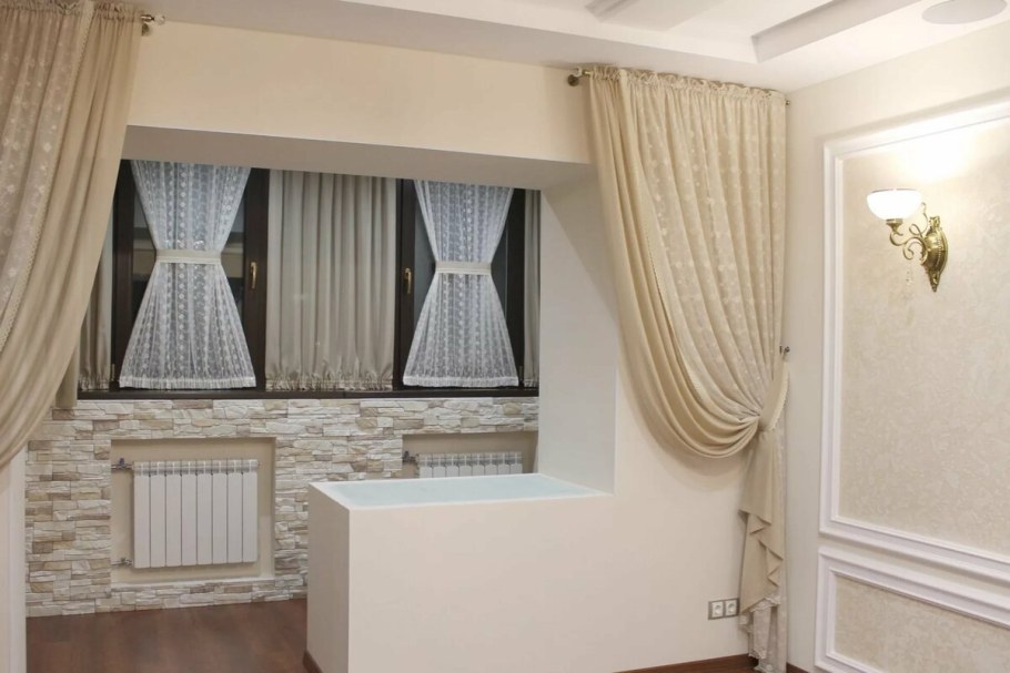 Шторы над столешницей на кухне