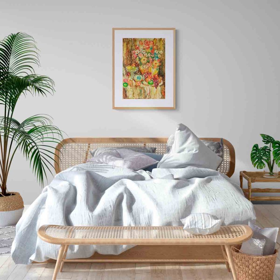 Постеры над кроватью