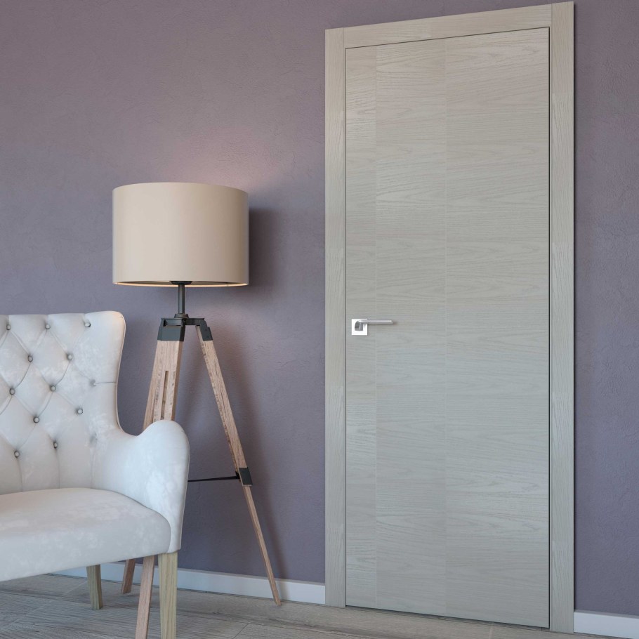 Светлые двери в интерьере