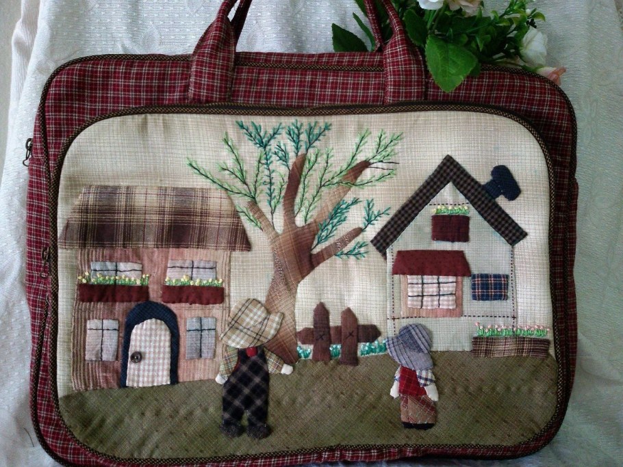 Сумки с лоскутными домиками