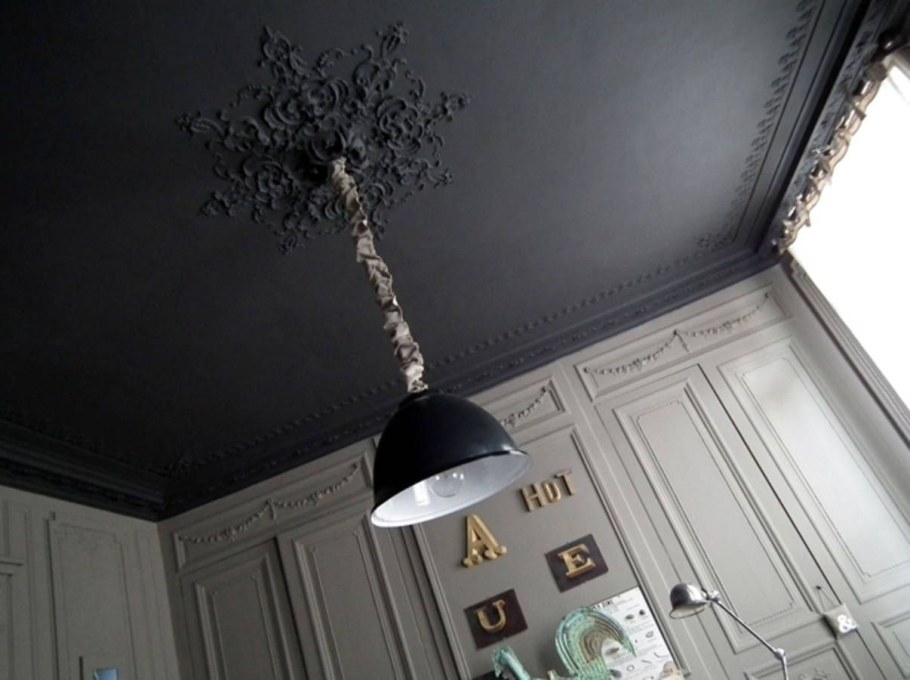 Черный матовый натяжной потолок