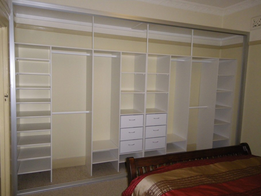 Встроенный шкаф купе высотой 3 метра