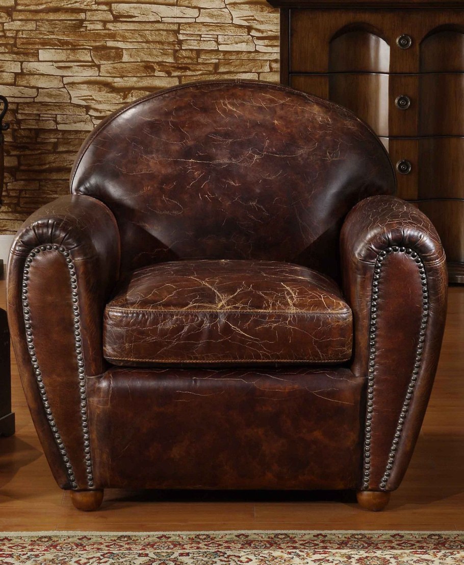 Кожаное кресло в комнату