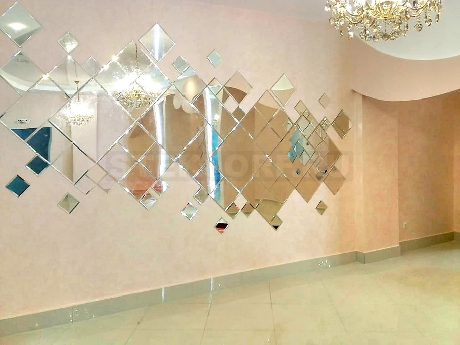 Панно из зеркальной плитки