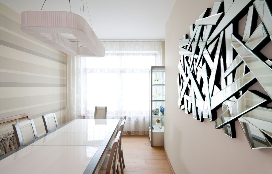 Зеркальное панно в интерьере