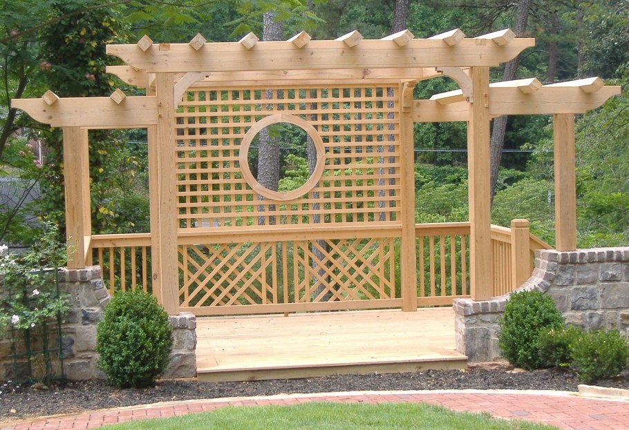 Декоративная решетка для беседки