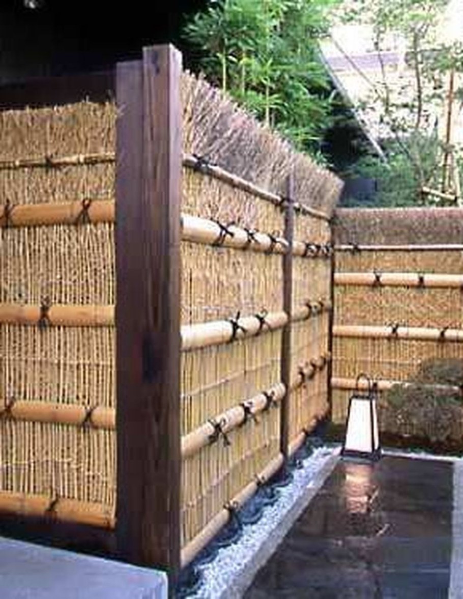 Перголы в минималистическом стиле в саду