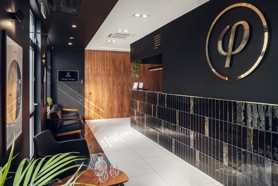 Стоматологическая клиника в черно белом стиле