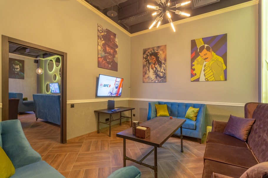 Парикмахерская рядом с Скай Форт